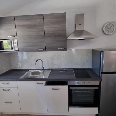 Ljubica & Ante Paparic Apartment Lopar Bagian luar foto