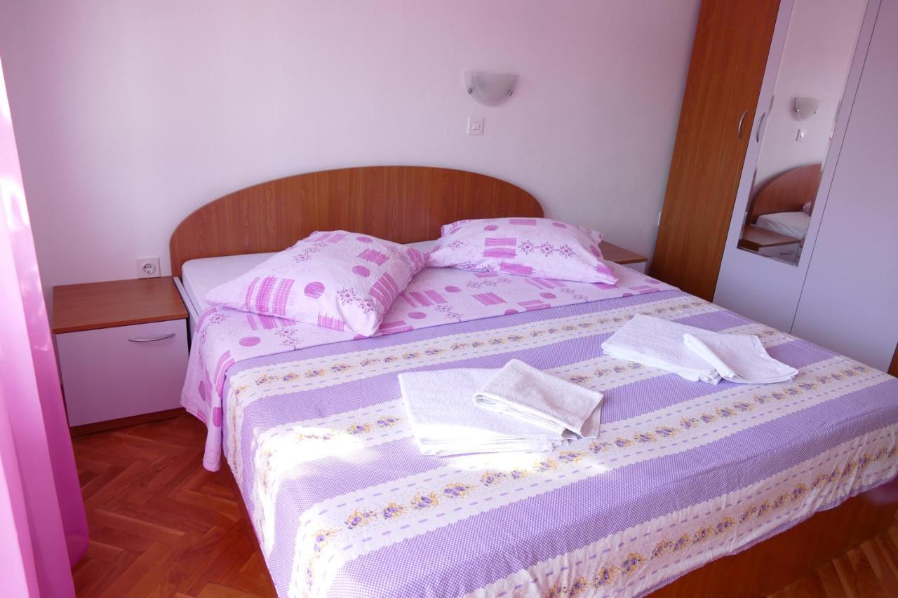 Ljubica & Ante Paparic Apartment Lopar Bagian luar foto