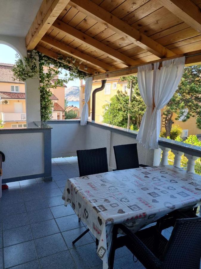 Ljubica & Ante Paparic Apartment Lopar Bagian luar foto