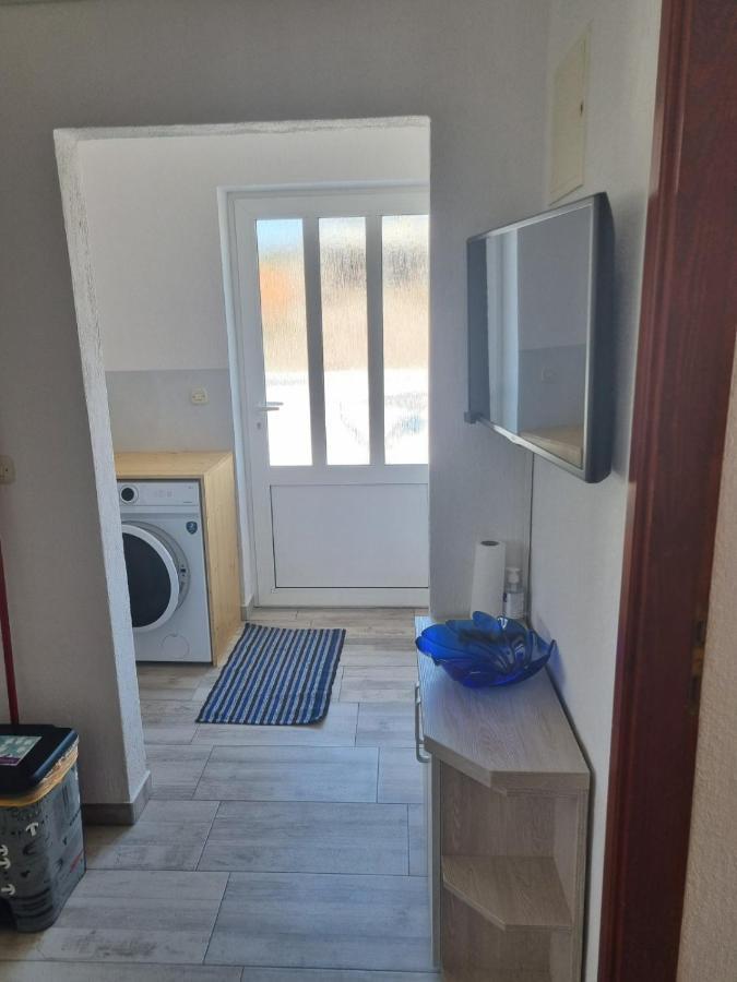 Ljubica & Ante Paparic Apartment Lopar Bagian luar foto