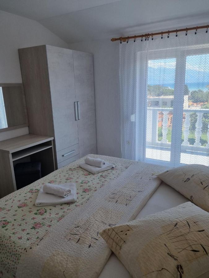 Ljubica & Ante Paparic Apartment Lopar Bagian luar foto