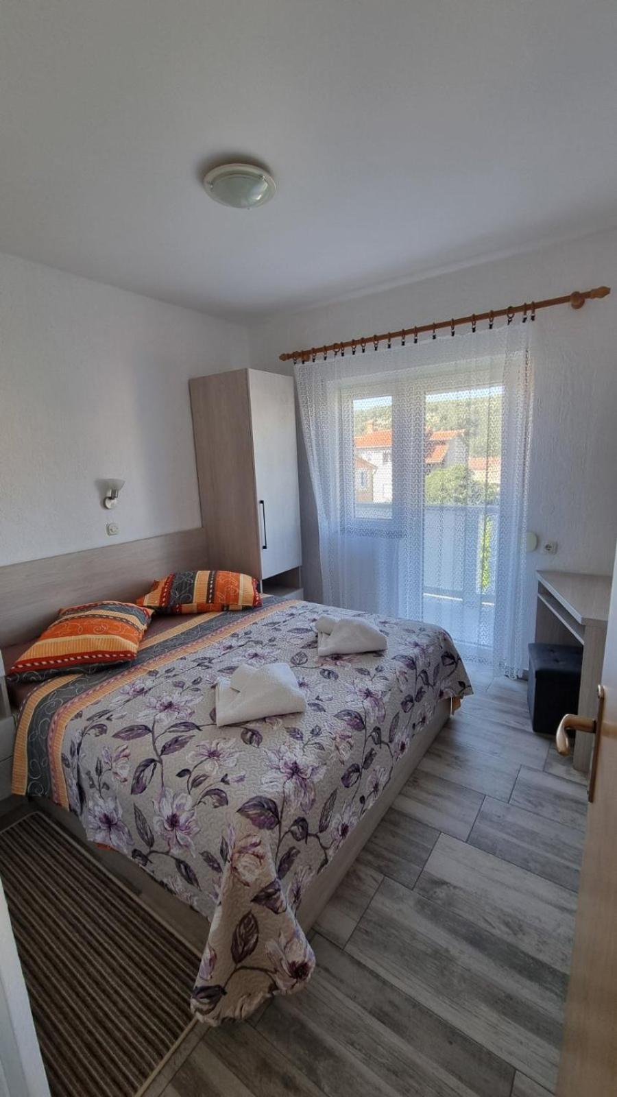 Ljubica & Ante Paparic Apartment Lopar Bagian luar foto