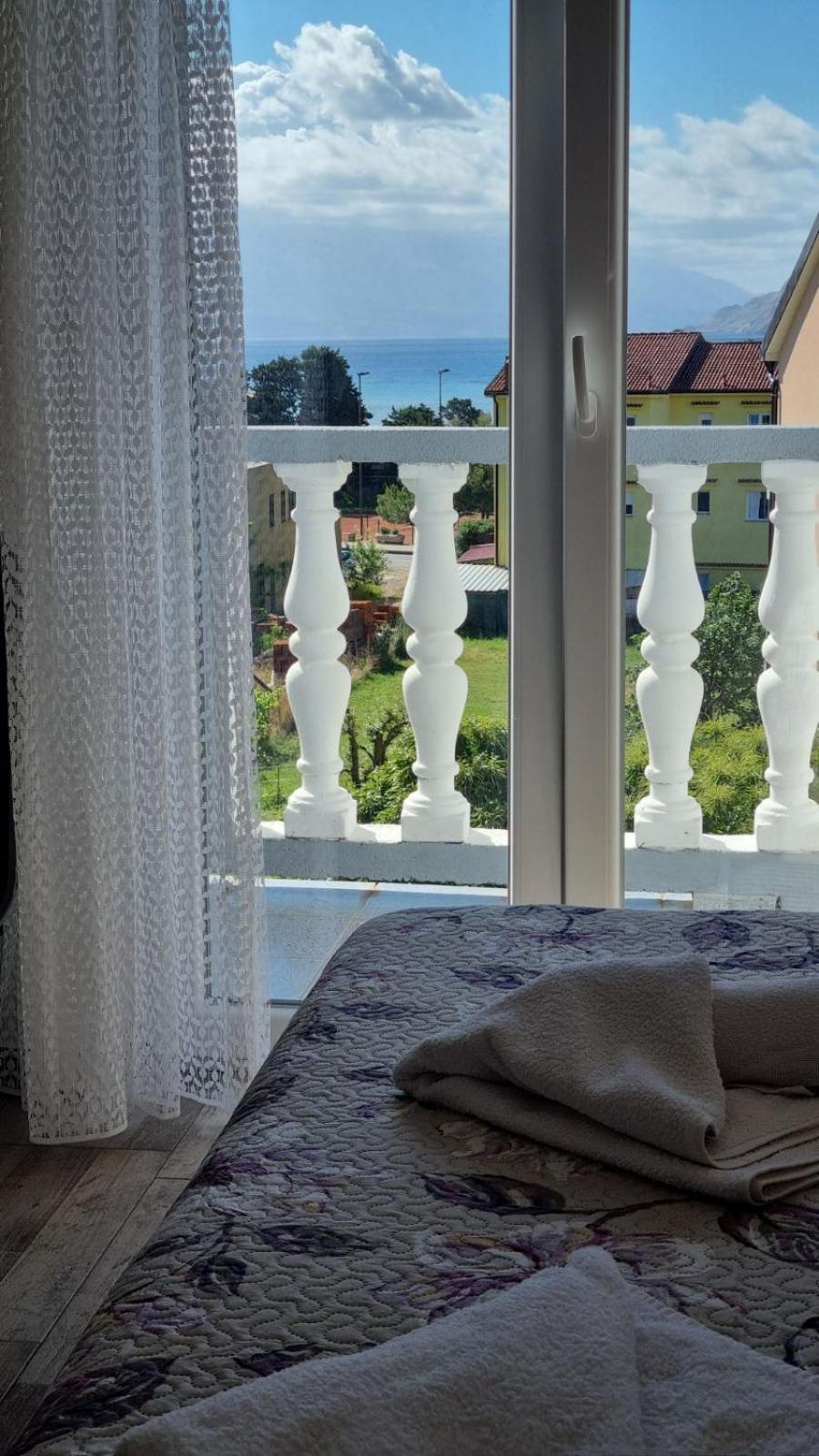 Ljubica & Ante Paparic Apartment Lopar Bagian luar foto